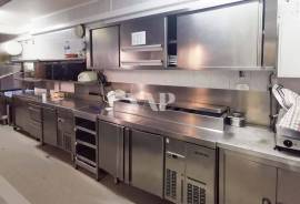 Fully Equipped Restaurant in Prime Location in Quarteira