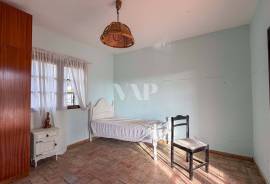 3 Bedroom Villa to Renovate with Pool in Quiet Area of Assumadinha, Vilamoura