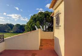 3 Bedroom Villa to Renovate with Pool in Quiet Area of Assumadinha, Vilamoura