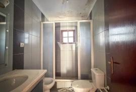 3 Bedroom Villa to Renovate with Pool in Quiet Area of Assumadinha, Vilamoura
