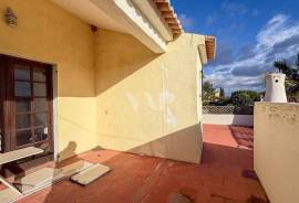 3 Bedroom Villa to Renovate with Pool in Quiet Area of Assumadinha, Vilamoura