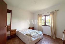 3 Bedroom Villa to Renovate with Pool in Quiet Area of Assumadinha, Vilamoura