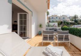 Charming Townhouse with Sea Views in Budens