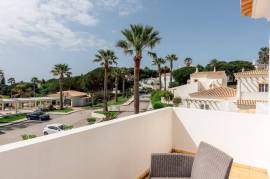 Charming Townhouse with Sea Views in Budens