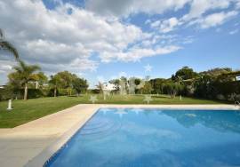 QUARTEIRA  -  CENTER - THREE BEDROOM APARTMENT - SWIMMING POOL