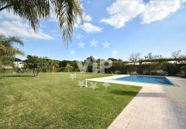 QUARTEIRA  -  CENTER - THREE BEDROOM APARTMENT - SWIMMING POOL