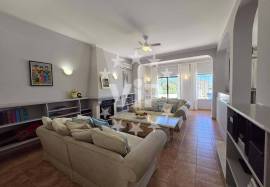 VILLA WITH POOL - PECHÃO - T3