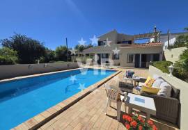 VILLA WITH POOL - PECHÃO - T3