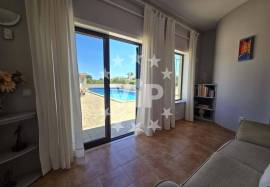 VILLA WITH POOL - PECHÃO - T3