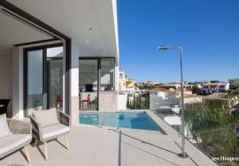 Contemporary Villa with Panoramic Lagos & Ocean Views in Cerro das Mós