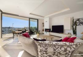 Contemporary Villa with Panoramic Lagos & Ocean Views in Cerro das Mós