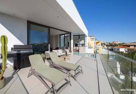 Contemporary Villa with Panoramic Lagos & Ocean Views in Cerro das Mós
