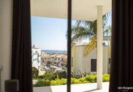 Contemporary Villa with Panoramic Lagos & Ocean Views in Cerro das Mós