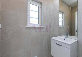 Luxury 3-Bedroom Villa in Quinta Encosta Velha, Budens with Communal Pool Access
