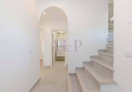 Luxury 3-Bedroom Villa in Quinta Encosta Velha, Budens with Communal Pool Access