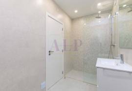 Luxury 3-Bedroom Villa in Quinta Encosta Velha, Budens with Communal Pool Access