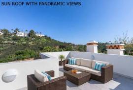 Luxury 3-Bedroom Villa in Quinta Encosta Velha, Budens with Communal Pool Access