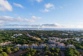 Elegant 2-Bedroom Apartment with Private Rooftop in Pine Hills
