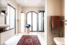 Elegant 2-Bedroom Apartment with Private Rooftop in Pine Hills