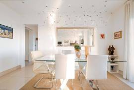 Elegant 2-Bedroom Apartment with Private Rooftop in Pine Hills