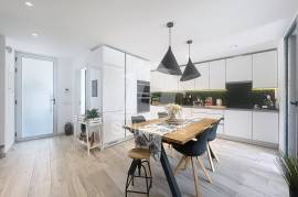 Modern 3 Bedroom Villa in Quiet Area of Portimão with Great Location