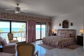 Sea View 180º – Magnificent 3 bedroom apartment in front of Quarteira Beach