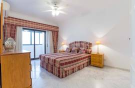Sea View 180º – Magnificent 3 bedroom apartment in front of Quarteira Beach
