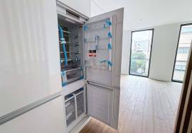 1 bedroom apartment in the area of the Constitution with two fronts