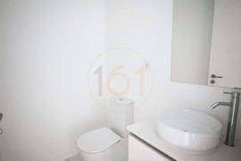 1 bedroom apartment in the area of the Constitution with two fronts
