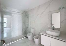 1 bedroom apartment in the area of the Constitution with two fronts