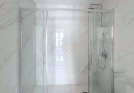 1 bedroom apartment in the area of the Constitution with two fronts