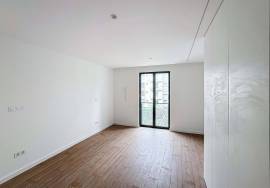 1 bedroom apartment in the area of the Constitution with two fronts