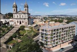 2 bedroom apartment with balcony, for sale in the Ferreira de Castro Flats Condominium in Bonfim