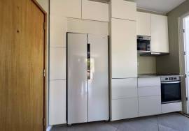 3 bedroom apartment with balcony, for rent, in Porto