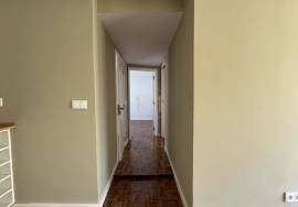 3 bedroom apartment with balcony, for rent, in Porto
