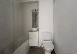 3 bedroom apartment with balcony, for rent, in Porto