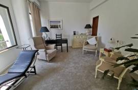Rental of Shop / Office / Clinic in Montes de Alvor