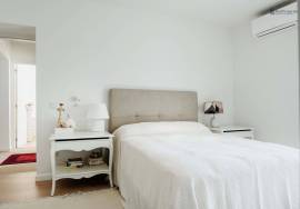 Stylish Renovated 3 Bedroom Villa with Panoramic Views in Alvor
