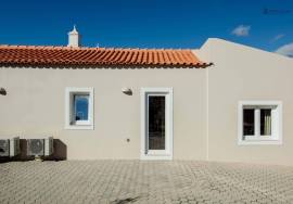 Stylish Renovated 3 Bedroom Villa with Panoramic Views in Alvor