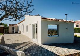 Stylish Renovated 3 Bedroom Villa with Panoramic Views in Alvor