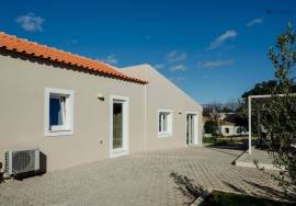 Stylish Renovated 3 Bedroom Villa with Panoramic Views in Alvor