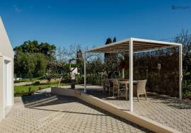 Stylish Renovated 3 Bedroom Villa with Panoramic Views in Alvor