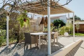 Stylish Renovated 3 Bedroom Villa with Panoramic Views in Alvor