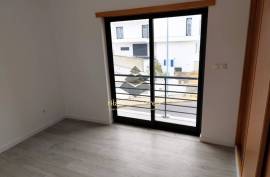 Spacious Five-Bedroom Villa in Laranjeiro e Feijó