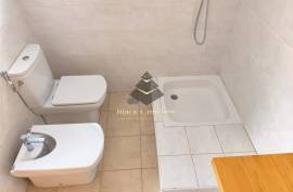 Spacious Five-Bedroom Villa in Laranjeiro e Feijó