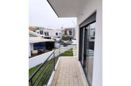 Spacious Five-Bedroom Villa in Laranjeiro e Feijó