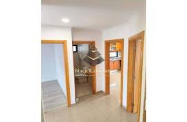 Spacious Five-Bedroom Villa in Laranjeiro e Feijó