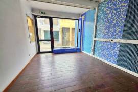 SHOP + WAREHOUSE IN FUNCHAL
