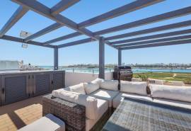 Ferragudo - 2+1 bedroom end townhouse with sea views and private pool
