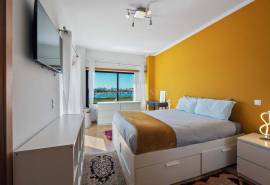 Ferragudo - 2+1 bedroom end townhouse with sea views and private pool